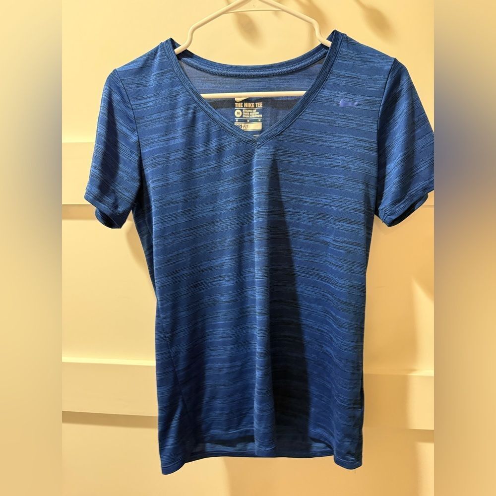 Nike Bright Striped Blue V-Neck Athletic Fit Dri-Fit size medium